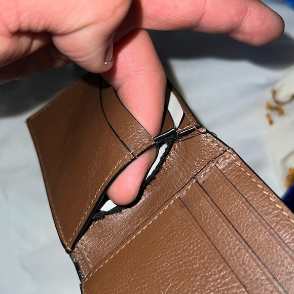 2 Coach Slim Billfold wallets - Picture 6 of 9